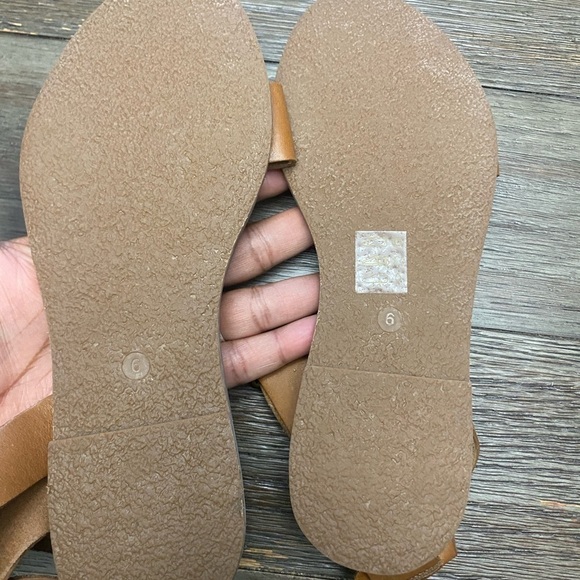 Madewell boardwalk ankle strap sandals brown leather size 6
Sold at buckle - Picture 7 of 7